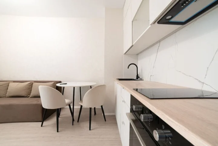 Short-term studio apartment at 11 Bratskaya Str., Minsk