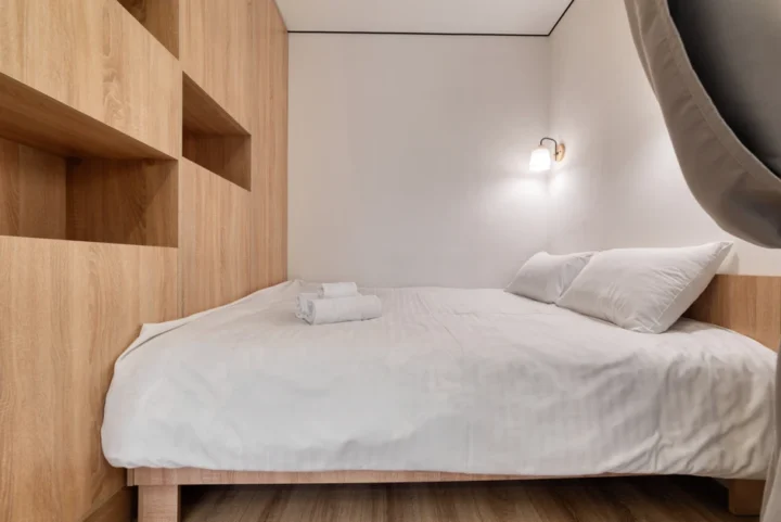 Short-term studio apartment at 15 Bratskaya Str., Minsk