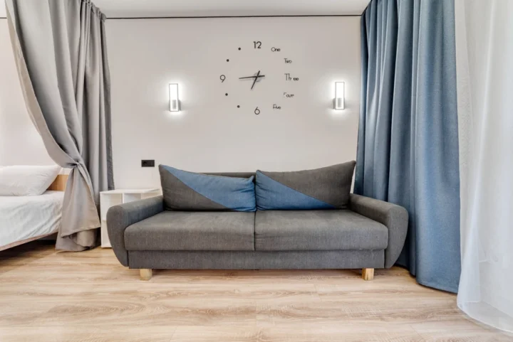 Short-term studio apartment at 15 Bratskaya Str., Minsk