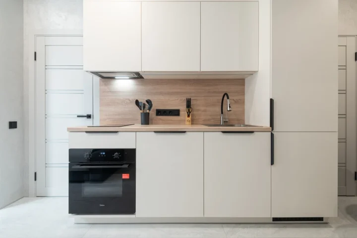 Short-term studio apartment at 9 Bratskaya Str., Minsk