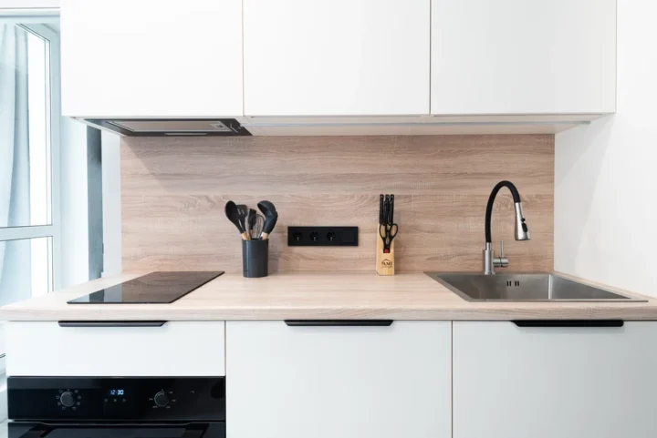 Short-term studio apartment at 9 Bratskaya Str., Minsk