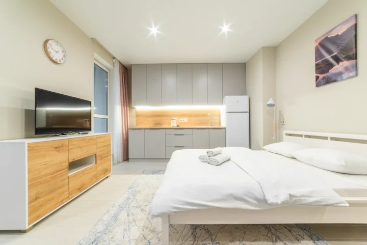 Интерьер квартиры-студии на сутки по адресу: Минск, ул. Игоря Лученка, 23