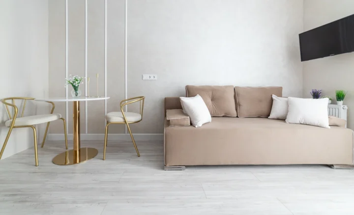 Интерьер квартиры-студии на сутки по адресу: Минск, ул. Игоря Лученка, 25