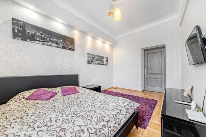 Short-term 1-bedroom apartment at 36 Karla Marksa Str., Minsk