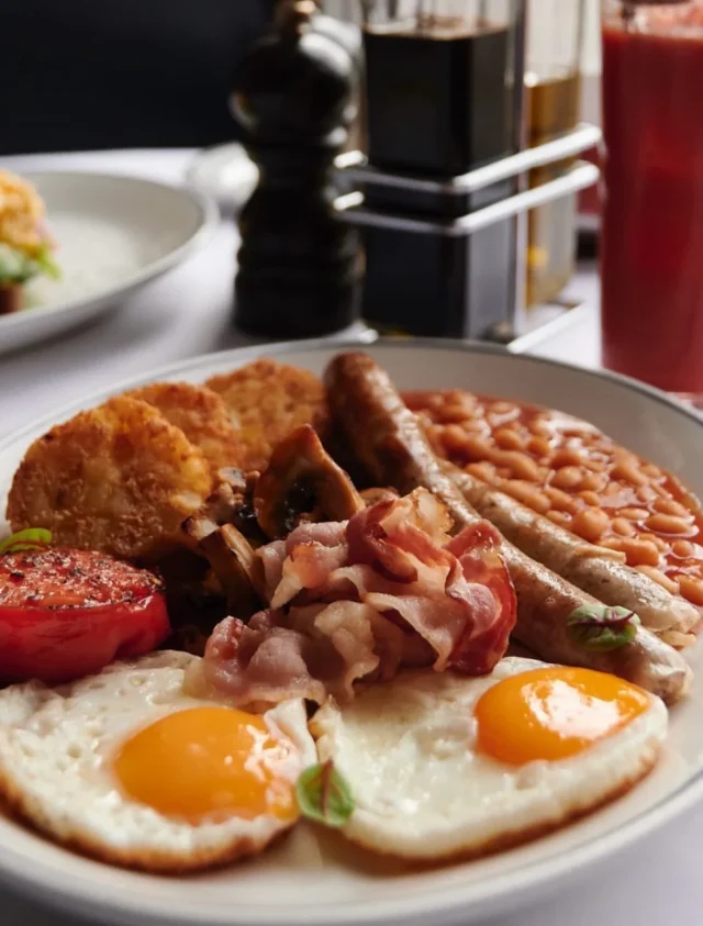 Breakfast at Martinique Brasserie in Minsk