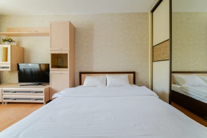 Short-term 1-bedroom apartment at 52 Nezavisimosti Ave., Minsk