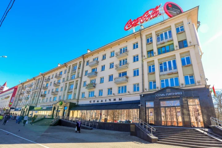 Short-term 2-bedroom apartment at 52 Nezavisimosti Ave., Minsk