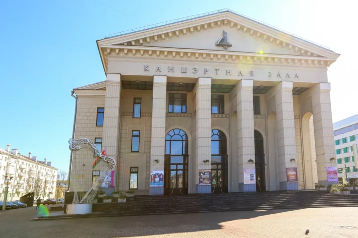 Short-term 2-bedroom apartment at 52 Nezavisimosti Ave., Minsk