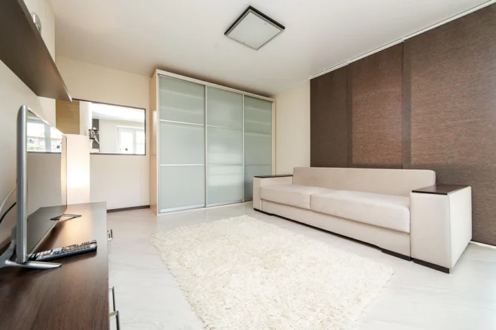 Интерьер квартиры-студии на сутки по адресу: Минск, ул. Пугачевская, 7