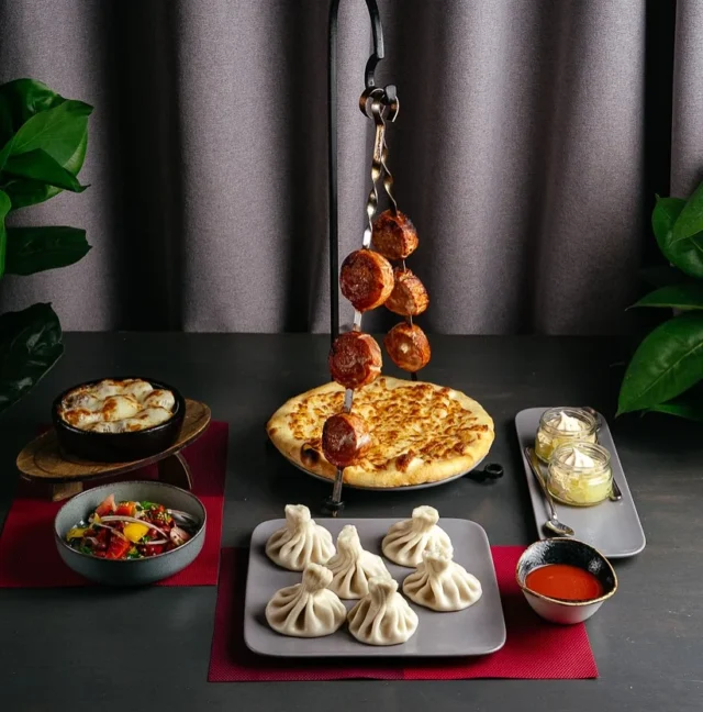 Блюда из меню ресторана «Тифлисъ» в Минске