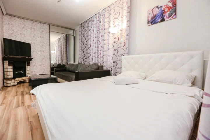Short-term 1-bedroom apartment at 20 Romanovskaya Sloboda Str., Minsk