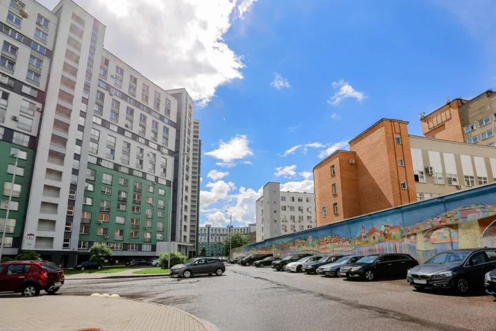 Short-term 1-bedroom apartment at 4a Skryganova Str., Minsk