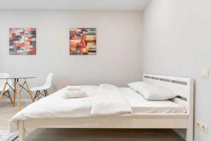 Интерьер квартиры-студии на сутки по адресу: Минск, ул. Николы Теслы, 20